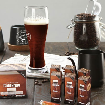 韩国现在流行这种!用氮气赶走酸、带来香醇浓郁的针筒式氮气冷萃咖啡